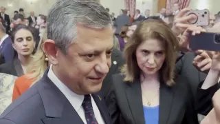 Özgür Özel ve Ercan Seki Arasında 'Çay' Diyaloğu: Haysiyet Cellatlığına Teslim Olmayız