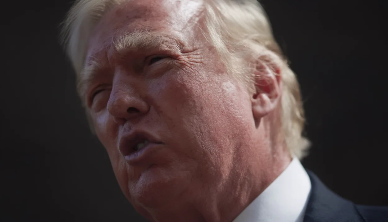 Trump'tan Hürmüz Boğazı talimatı: Mayın döşeyen tekneler vurulacak