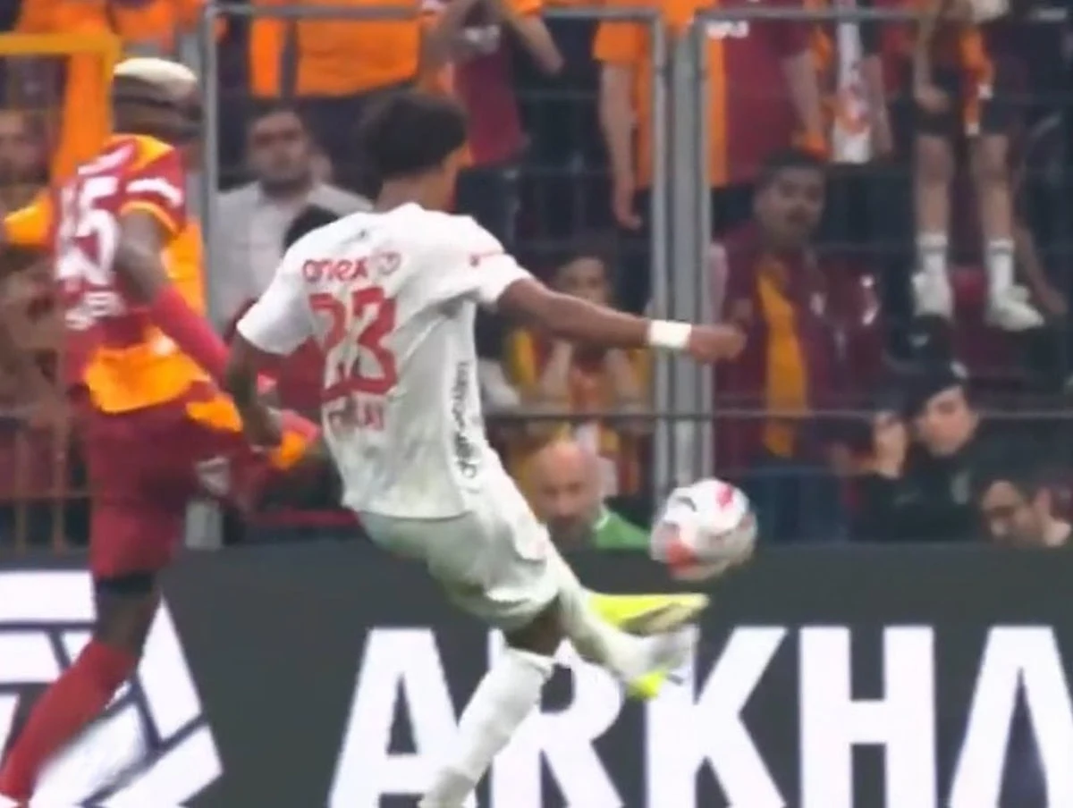 Galatasaray Penaltı Kazandı, Skor Eşitlendi
