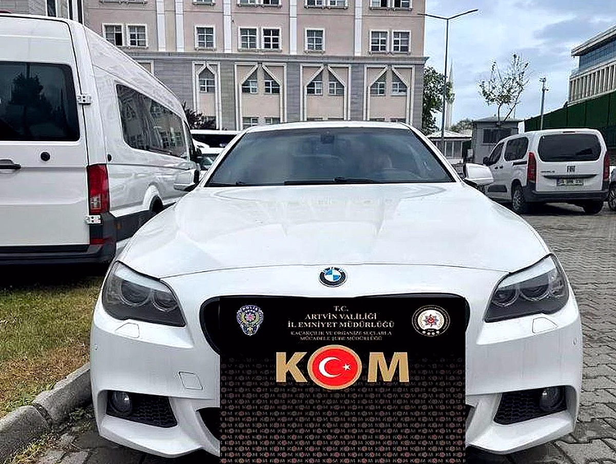 100 Milyon TL Değerinde Lüks Araç Operasyonunda 11 Kişi Tutuklandı
