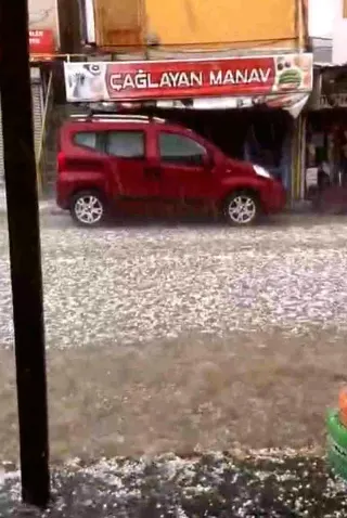 Ankara'da Dolu Yağışı Hayatı Olumsuz Etkiledi