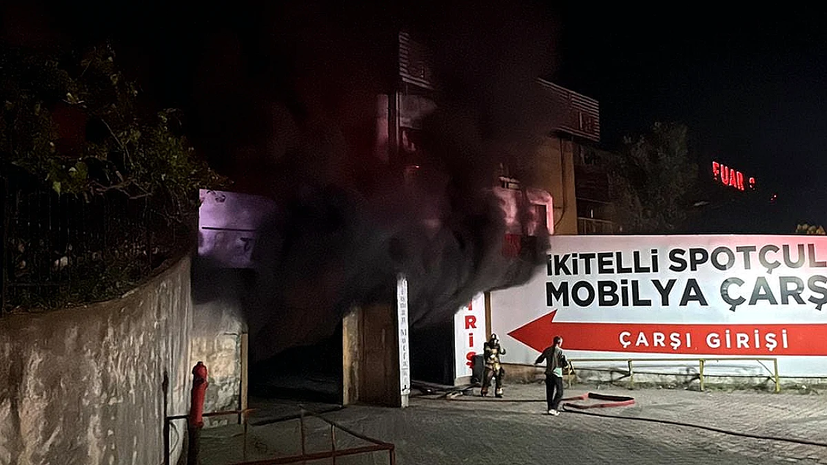 Başakşehir'de Bir İş Yerinde Yangın Çıktı