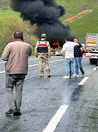 Bitlis-Van Karayolunda Meydana Gelen Trafik Kazasında 2 Kişi Hayatını Kaybetti