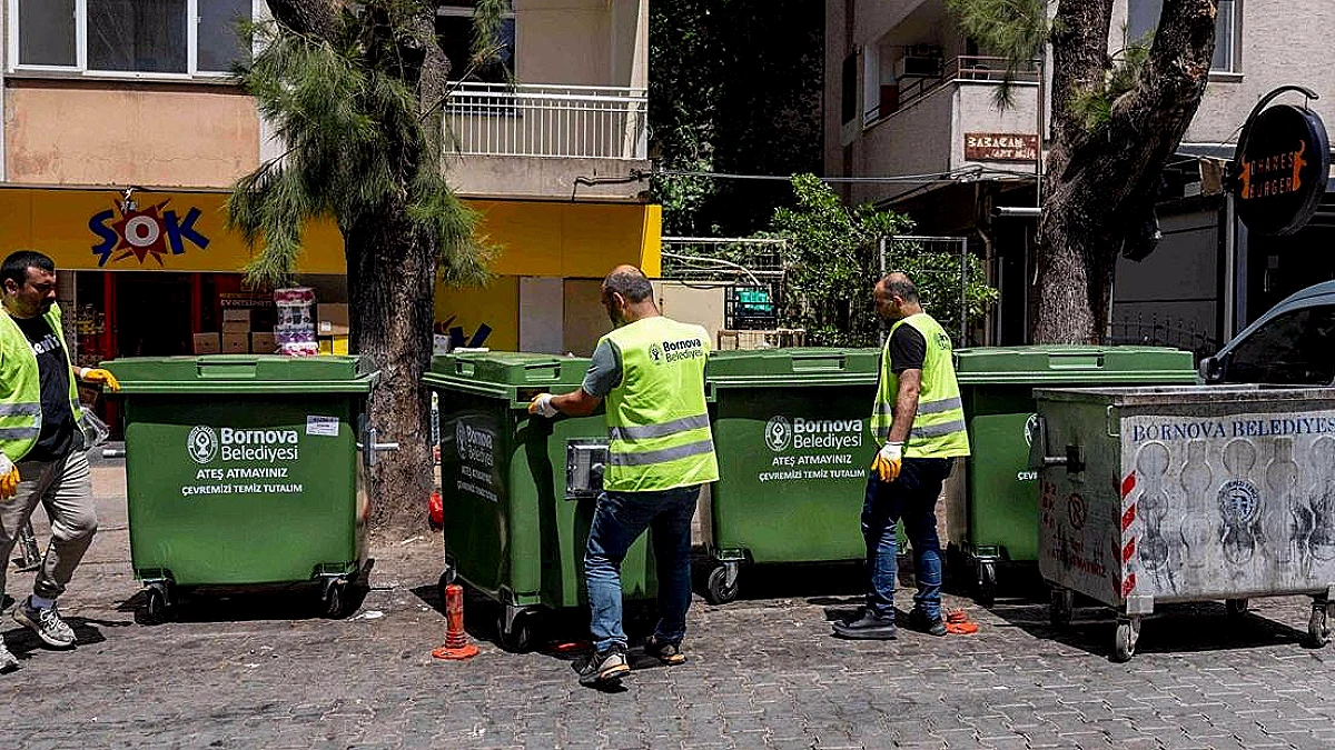 Bornova'ya 325 Yeni Çöp Konteyneri Hizmete Alındı