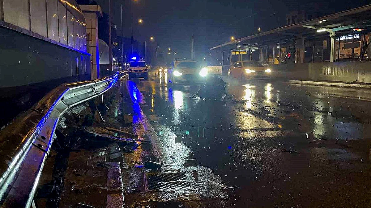 Bursa'da Trafik Kazası: 1'i Ağır 2 Yaralı