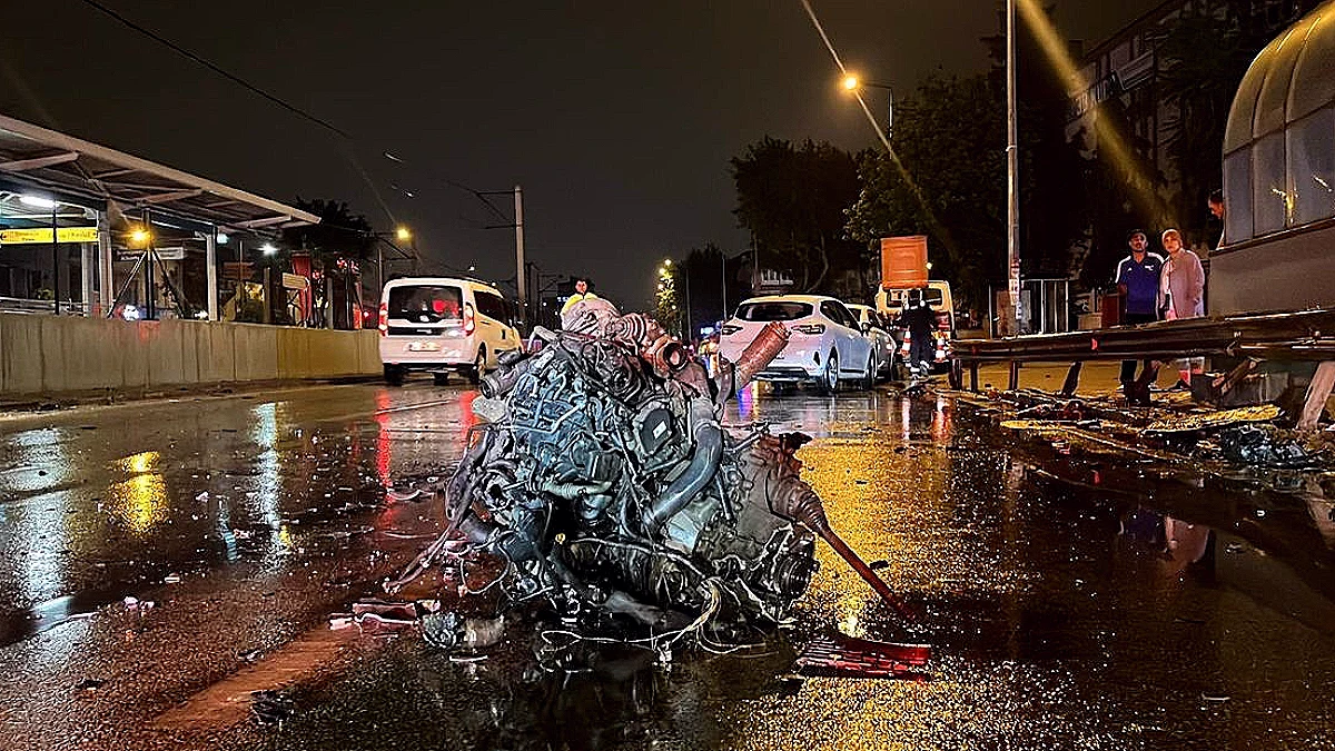Bursa'da Trafik Kazası: 1'i Ağır 2 Yaralı