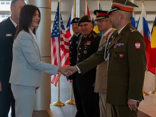 Büyükelçi Ülgen NATO Müşterek Kuvvetler Komutanlığı'nı Ziyaret Etti