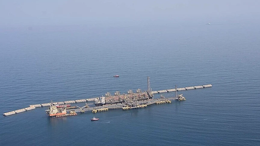 Deniz Kuvvetleri Komutanlığı, Senegal açıklarında 100 düzensiz göçmen taşıyan tekne tespit etti