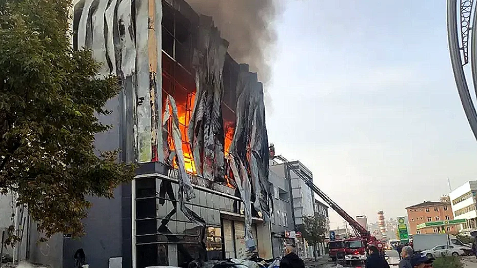 Fabrika Yangını Davasında 3 Kişi Tahliye Edildi, 5 Sanığın Tutukluluğu Devam Ediyor