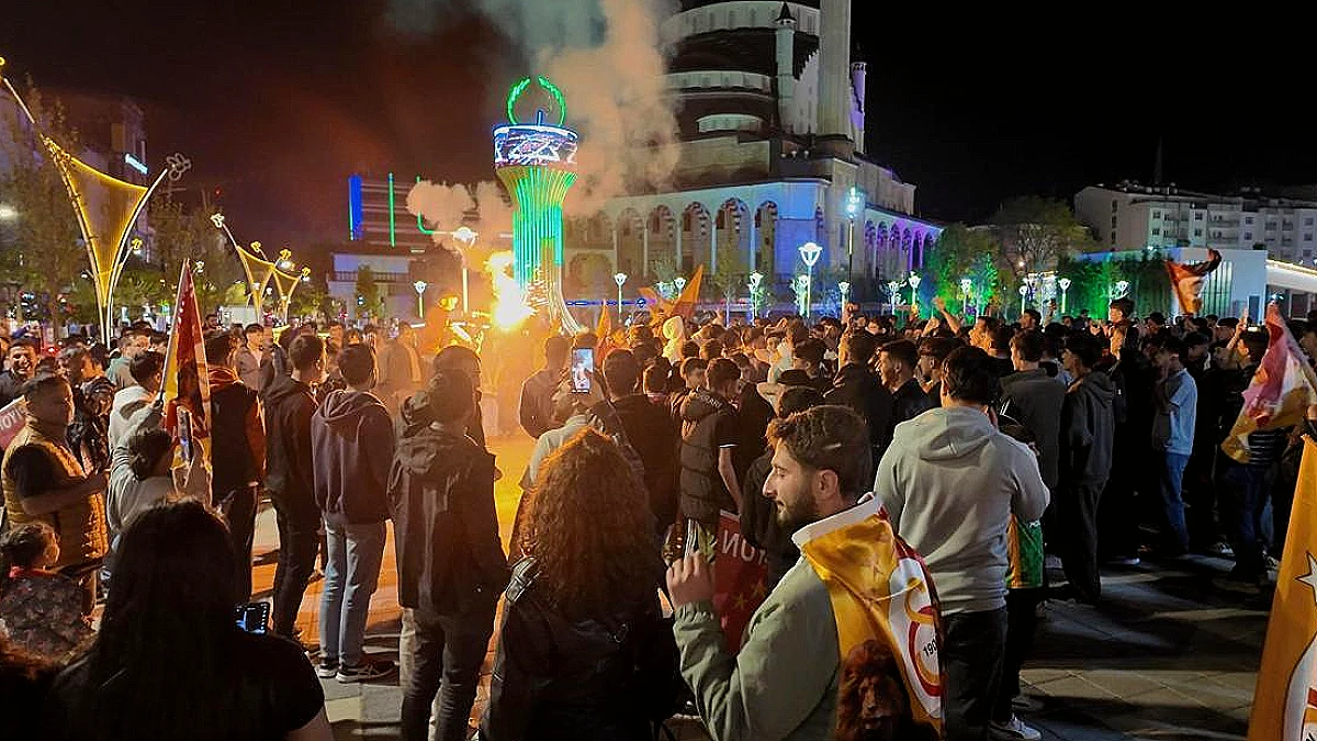 Galatasaray'ın Şampiyonluğu Bingöl'de Coşkuyla Kutlandı