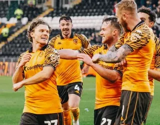 Hull City Premier Lig'e Yükselme Yolunda: Millwall Deplasmanında Kritik Maç
