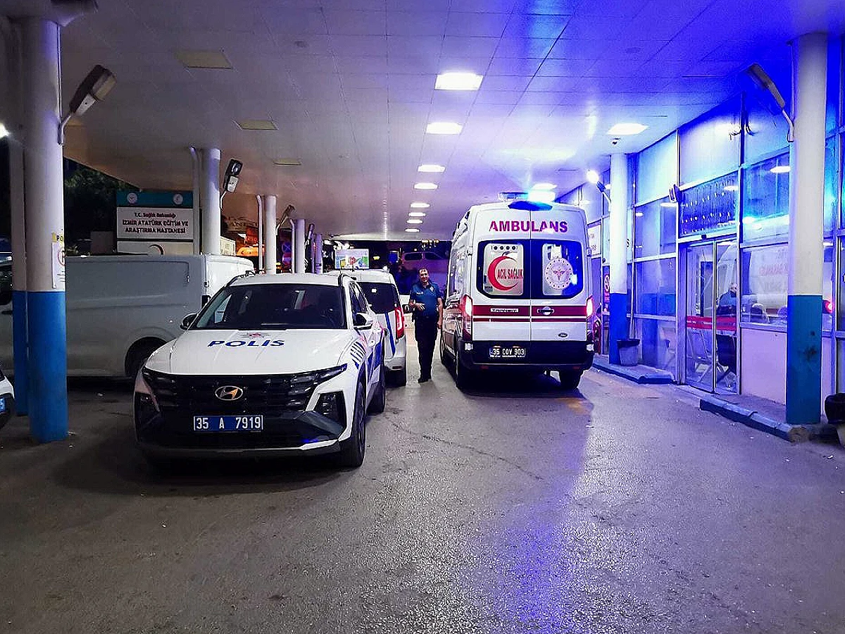 İzmir'de 6 Yaşındaki Çocuk, Okul Servisinin Altına Kaçan Topu Alırken Hayatını Kaybetti