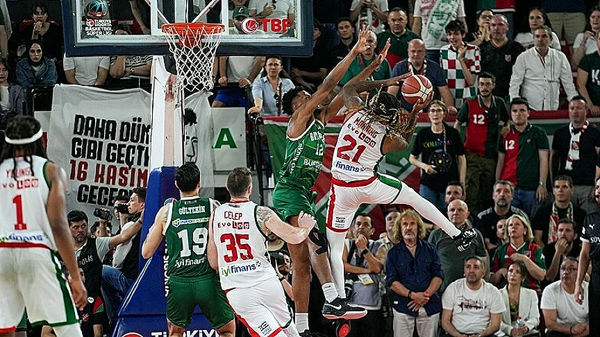 Karşıyaka Basketbol Süper Ligi'nde Kaldı