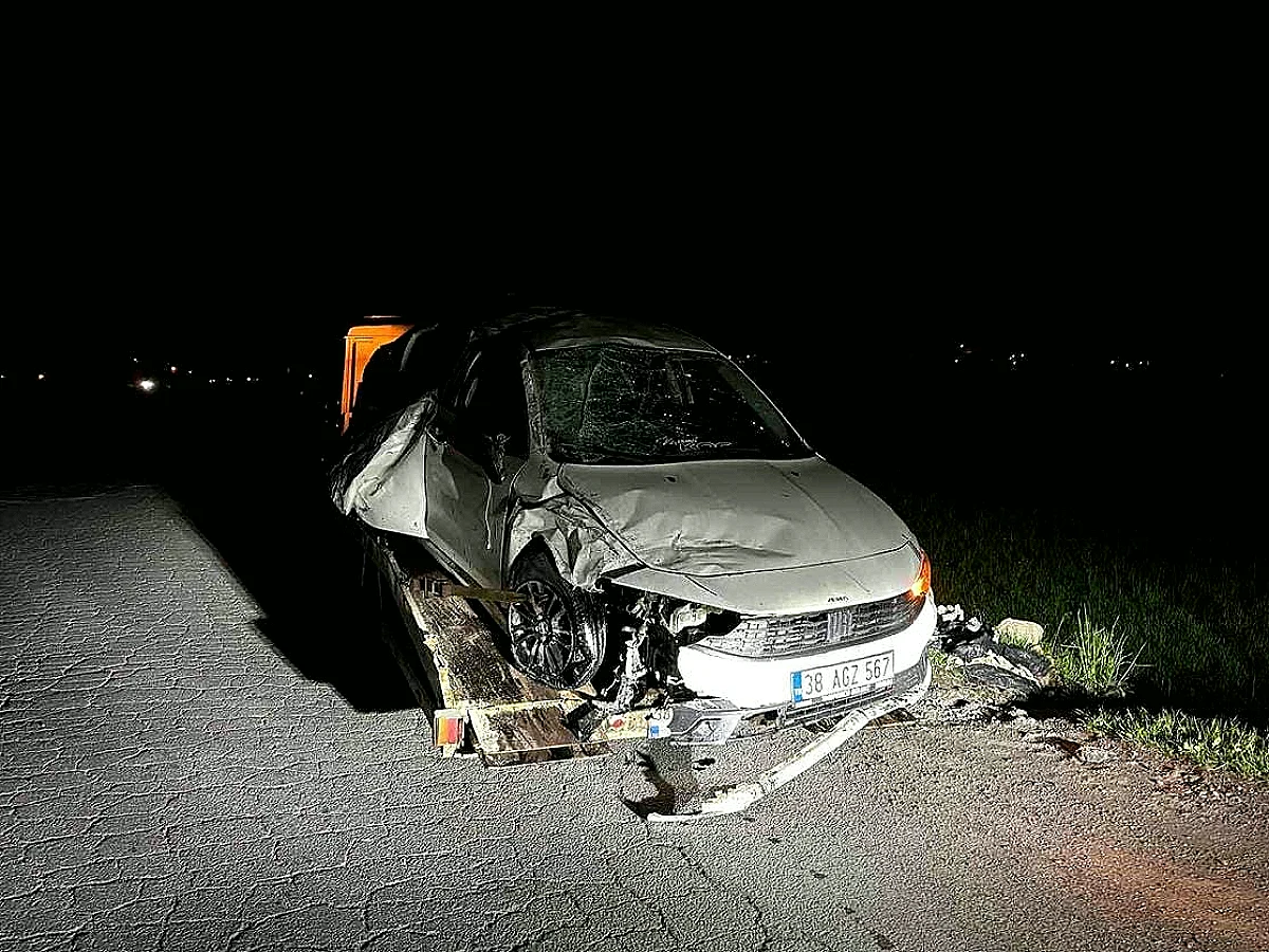 Kayseri'de Trafik Kazası: Anne ve Oğlu Yaralandı