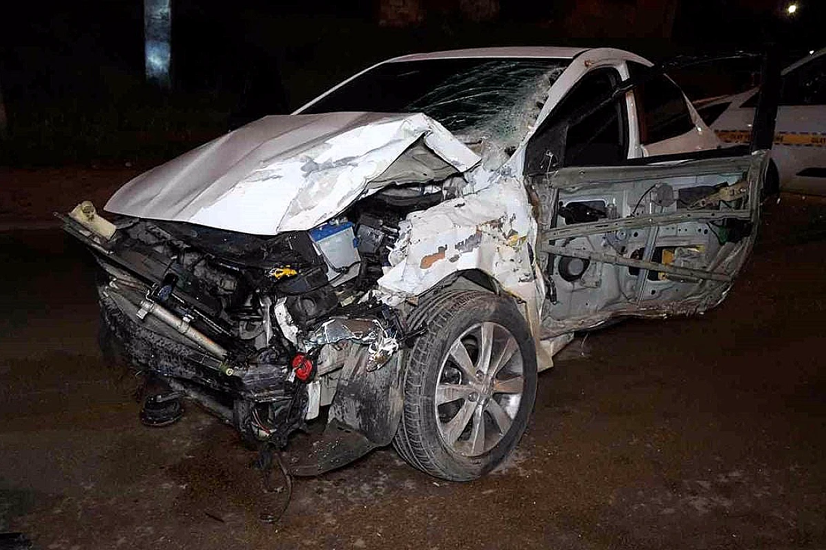 Kırıkkale'de Çekiciye Çarpan Otomobil Sürücüsü Hayatını Kaybetti, Bir Yaralı