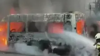 Öğrenci Servisi Alevlere Teslim Oldu