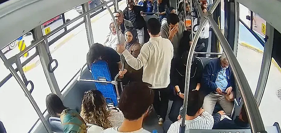 Otobüste Fenalaşan Yolcuya Sağlık Çalışanı ve Şoförden Hızlı Müdahale