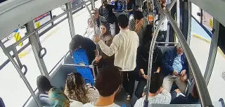 Otobüste Fenalaşan Yolcuya Sağlık Çalışanı ve Şoförden Hızlı Müdahale