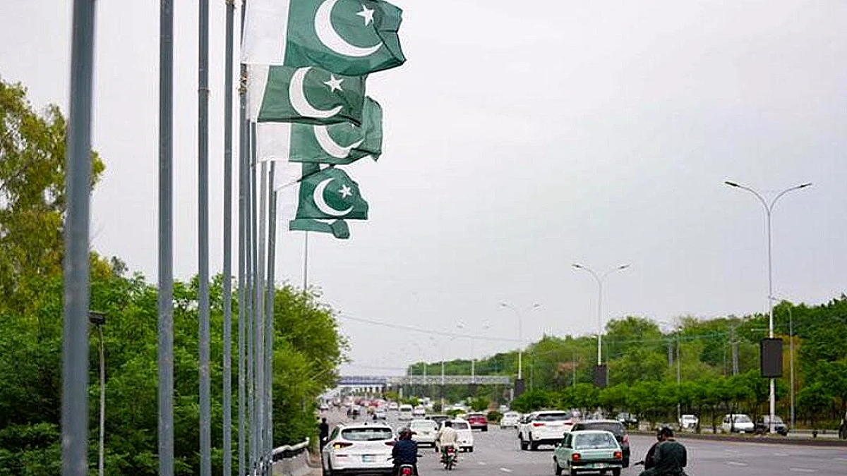 Pakistan'da Polis Noktasına İntihar Saldırısı: 12 Polis Hayatını Kaybetti