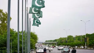 Pakistan'da Polis Noktasına İntihar Saldırısı: 12 Polis Hayatını Kaybetti