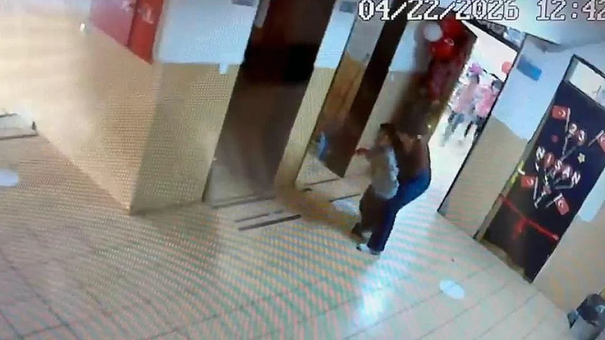 Soluk Borusuna Simit Parçası Kaçan Öğrenci, Öğretmenlerinin Müdahalesiyle İki Kez Kurtarıldı