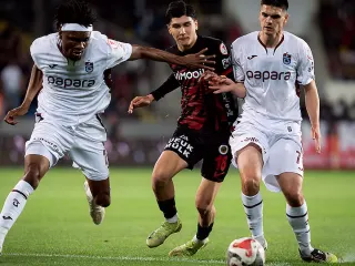 Trabzonspor, Türkiye Kupası'nda finale yükseldi: 90+2'de gelen golle Konyaspor'un rakibi oldu