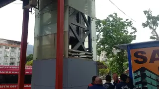 Üst Geçit Asansöründe Sıkışan Genç Hayatını Kaybetti