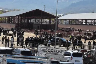 Van'da Hayvan Pazarında Çıkan Kavgada 1 Kişi Hayatını Kaybetti, 13 Yaralandı