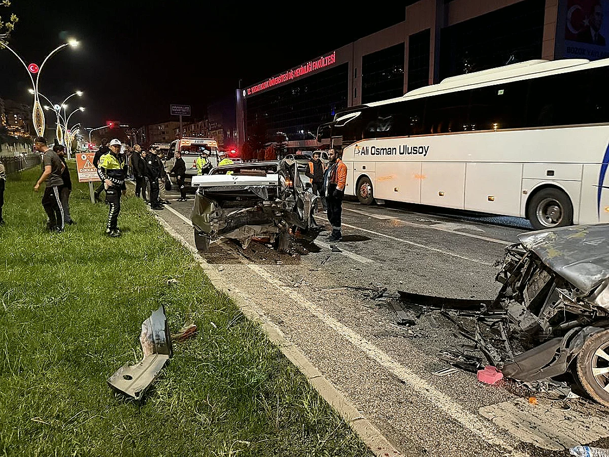 Yozgat'ta Zincirleme Kazada 7 Kişi Yaralandı
