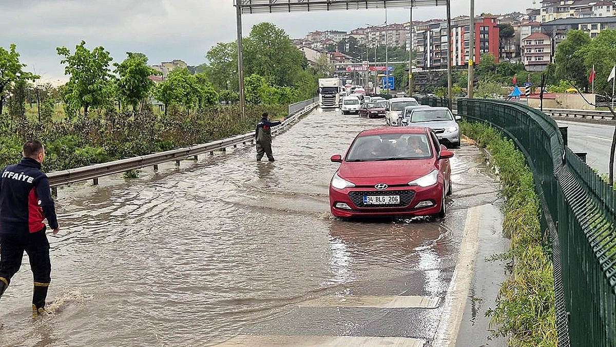 Zonguldak-Alaplı Çevre Yolu Su Altında Kaldı, Ulaşım Aksadı